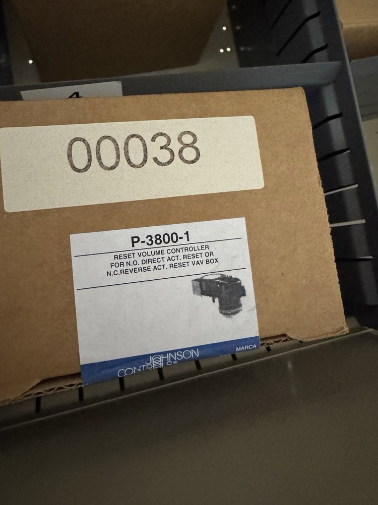 Johnson Controls P-3800-1 Reset Volume Controller with Direct Acting Thermostat
