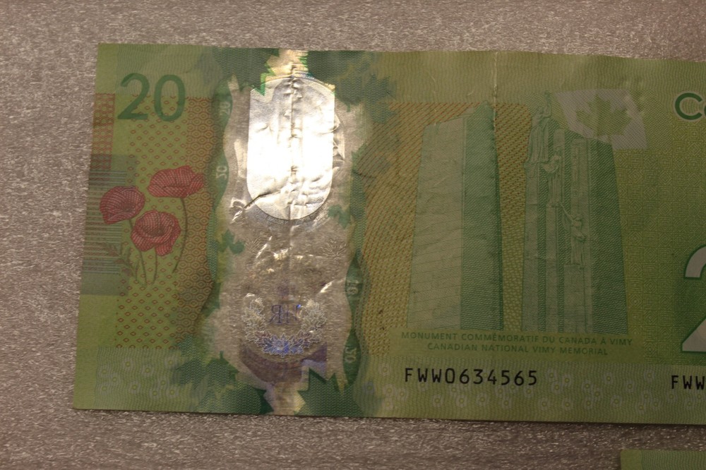 2015 Canada $20 Dollar Commemorative Three (3) Banknote Polymer A Historic Reign