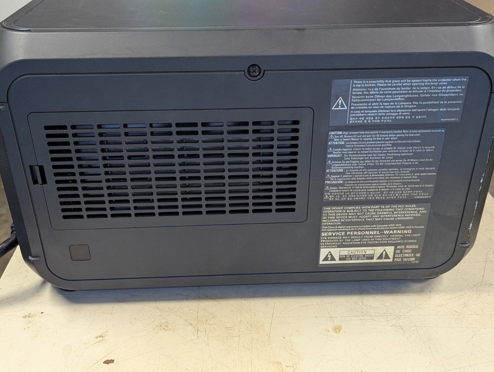 Sanyo PDG-DET100L SXGA DLP Projector