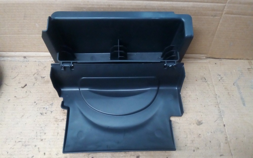 2001-2007 Ford Taurus Interior CD Disc Holder