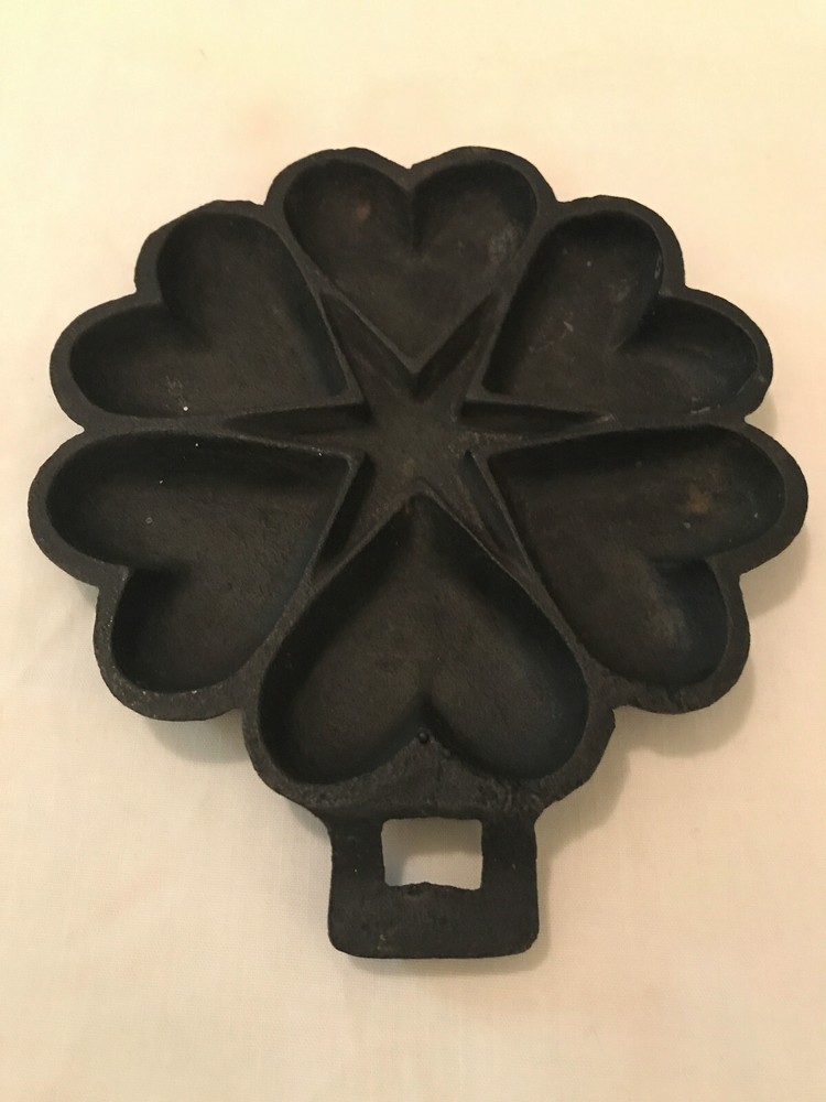 Hearts and Star Cast Iron Cornbread/Cookie Pan