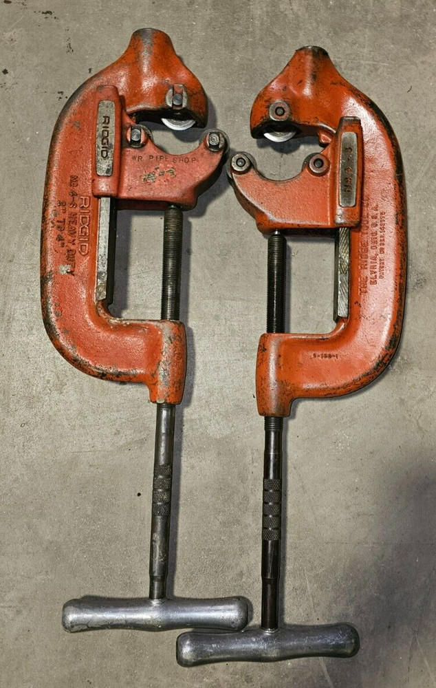 Ridgid 4-S Pipe Cutting Tool 2"-4" Capacity w/3 Cutting Wheels