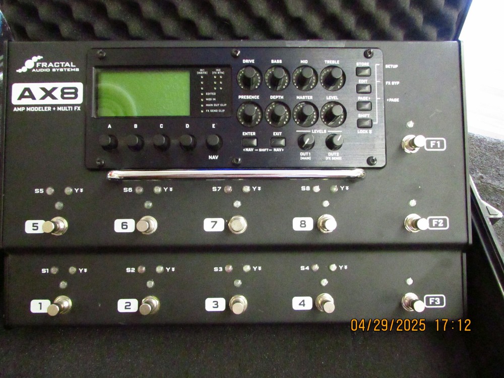 Fractal Audio Systems AX8 Amp Modeler/Multi-FX Processor - Black