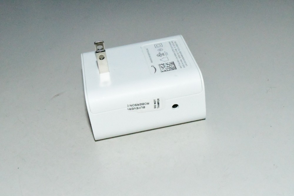 Amazon Echo Flex Plug-in Smart Speaker USED W1F