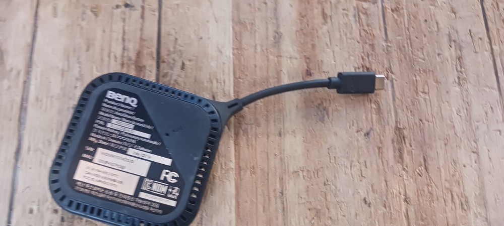 BenQ InstaShow USB-C Button WDC10TC puck