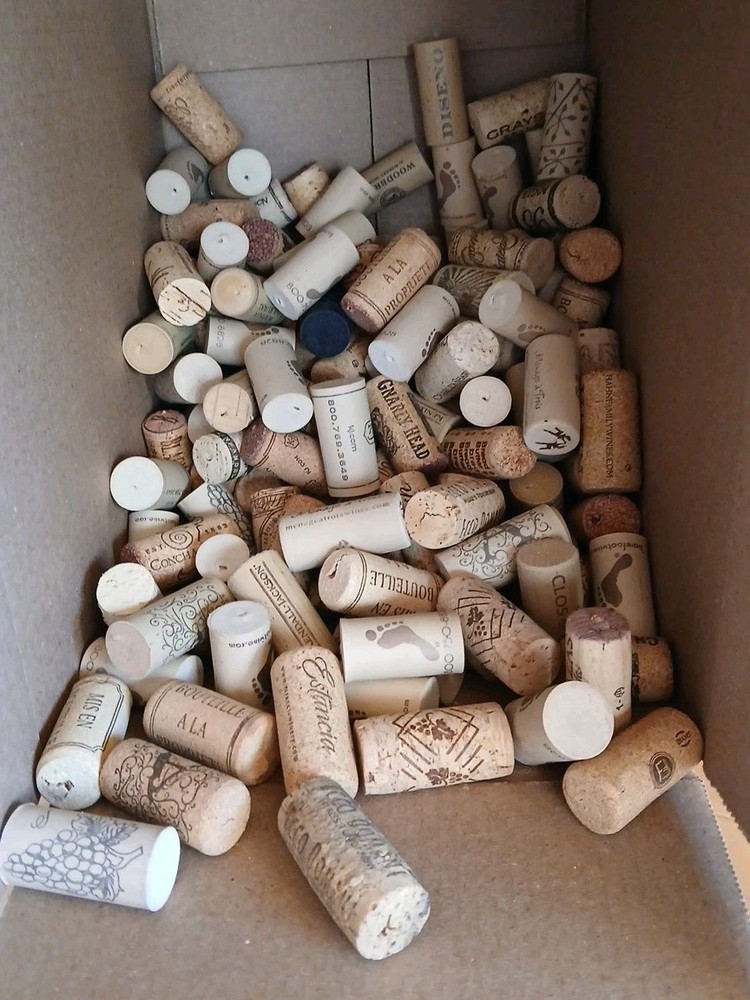 180 Pcs. NATURAL Wine CORKS ASSORTED USED
