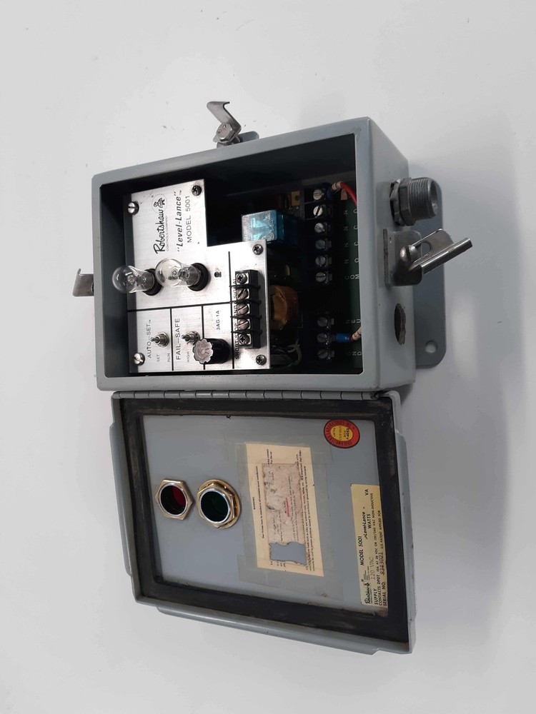 Robertshaw MODEL 5001 Level-Lance™ Level Transmitter