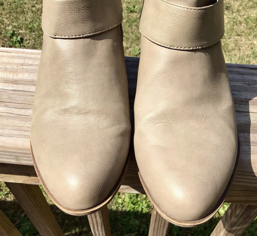 Life Stride Velocity Boots Size 7M