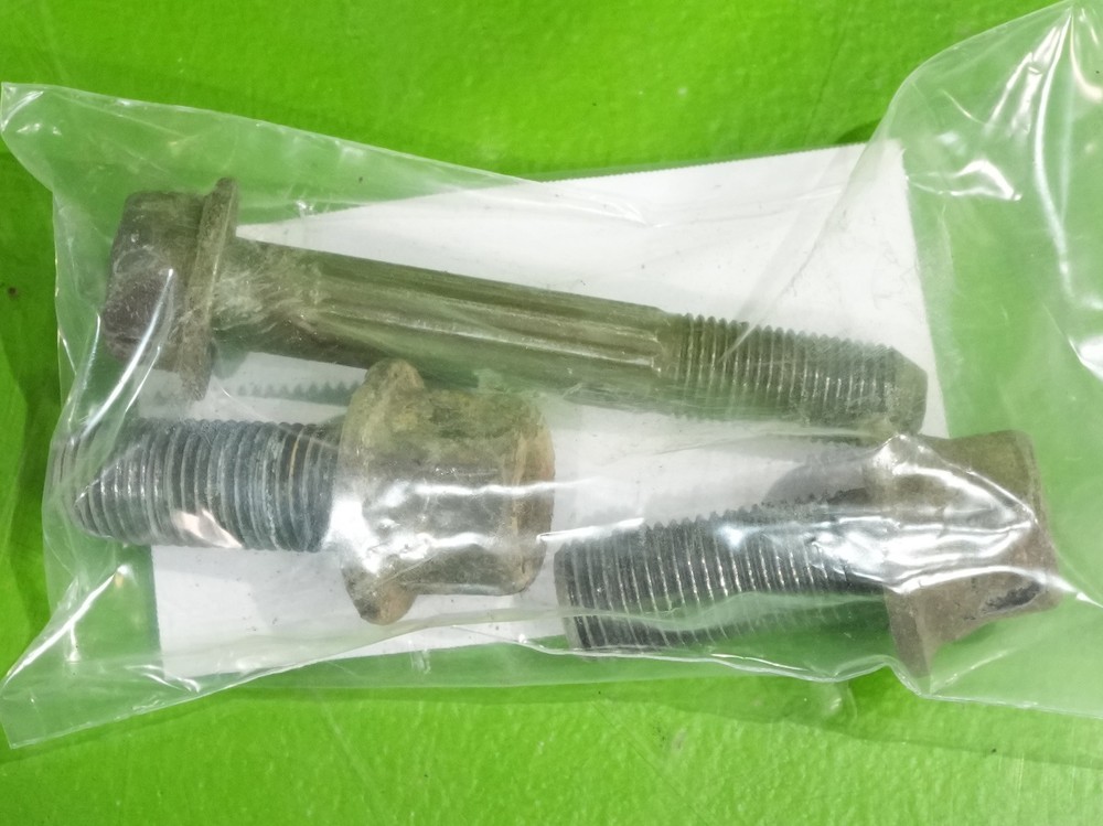 92-95 Civic OEM front lower control arm LCA mount bolts Integra