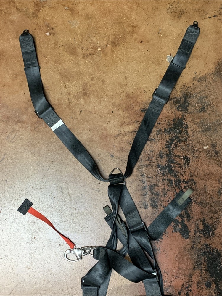 SCHROTH RACING 6-POINT HARNESS