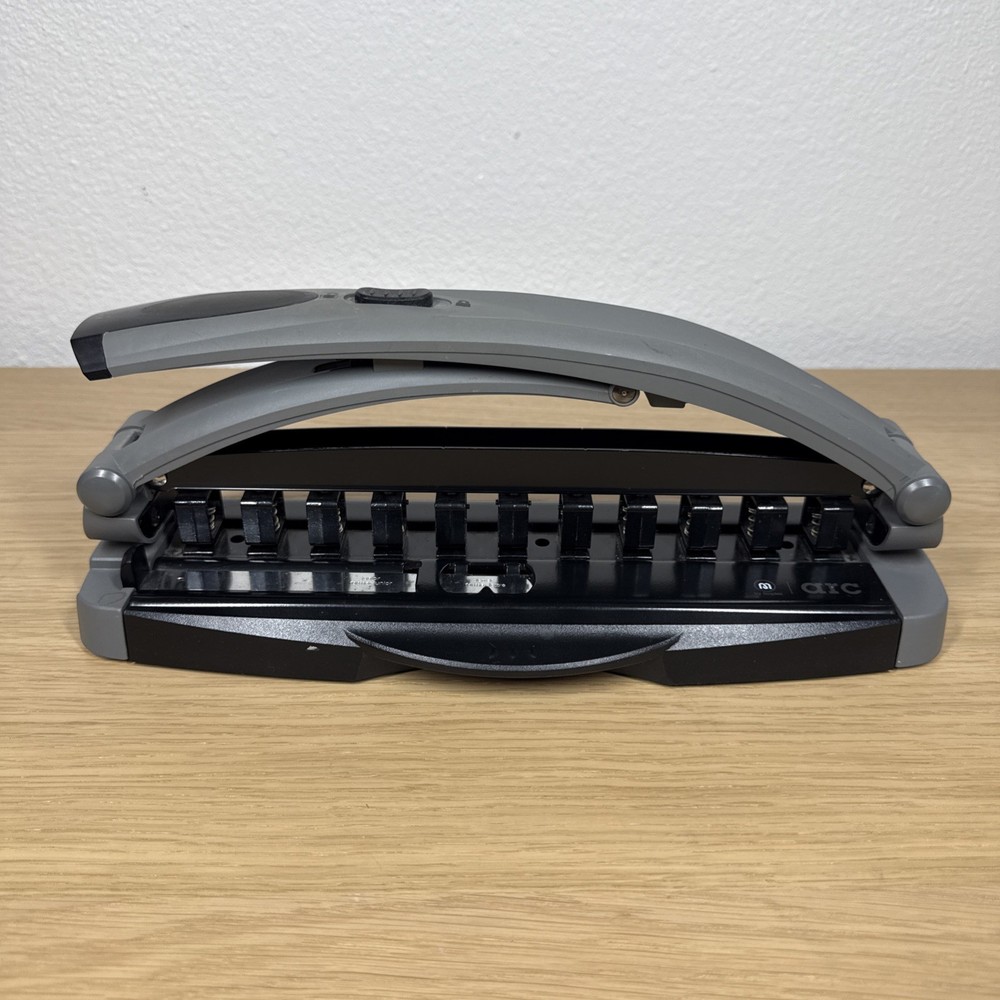 Staples ARC 11-Hole Desktop Paper Punch Discbound Notebook System Heavy Duty