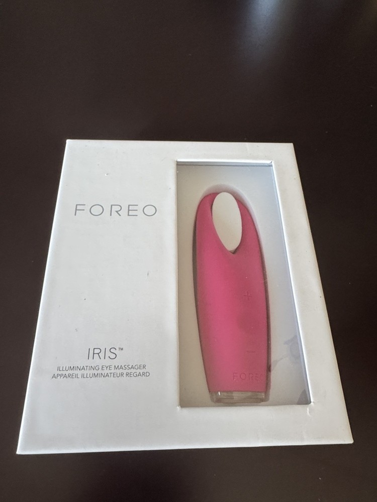 Foreo IRIS Illuminating Eye Massager Pink