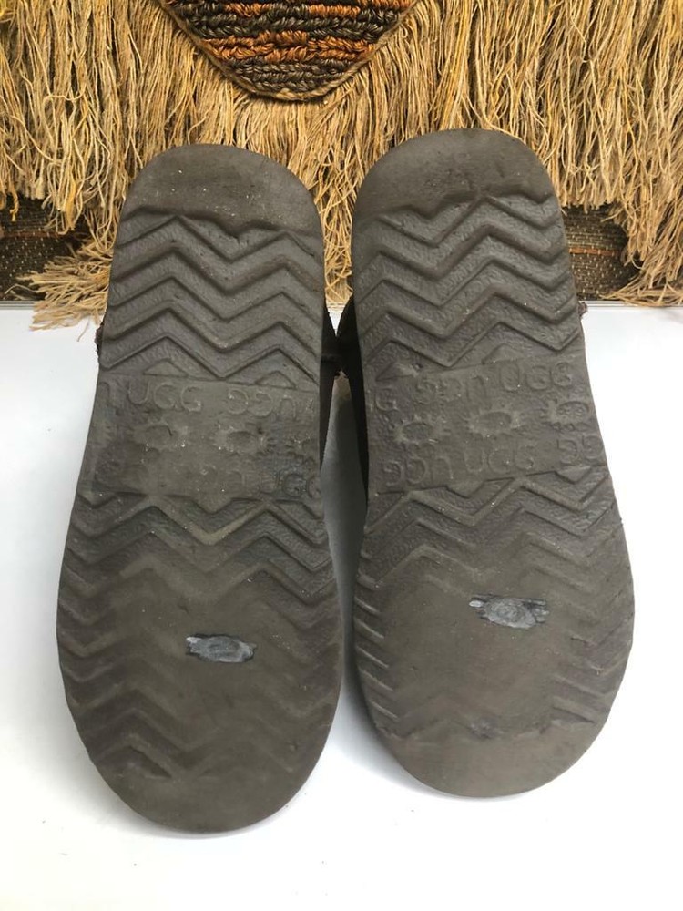UGG WOMENS BROWN WINTER BOOT SIZE 8