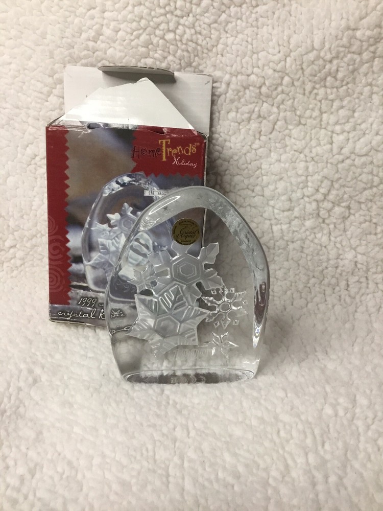 2 Home Trends Crystal Keepsake