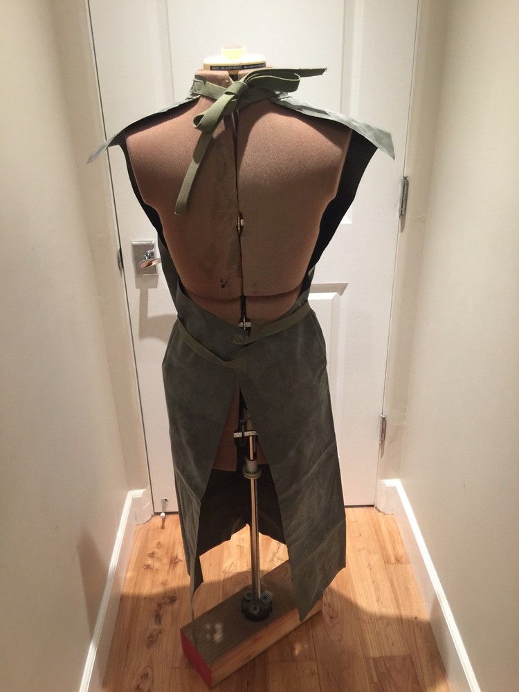 RUBBER APRON