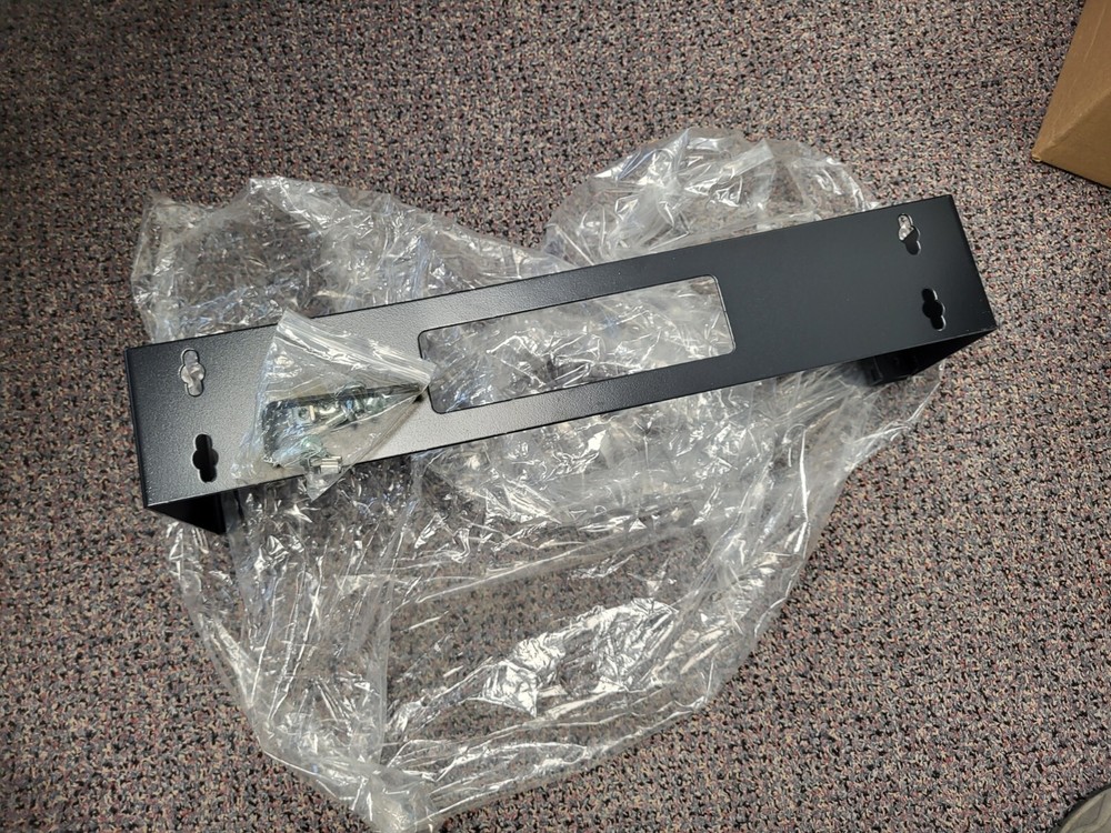 STARTECH WALLMOUNTH2 2U HINGED WALL MOUNT BRACKET FOR PATCH PANELS