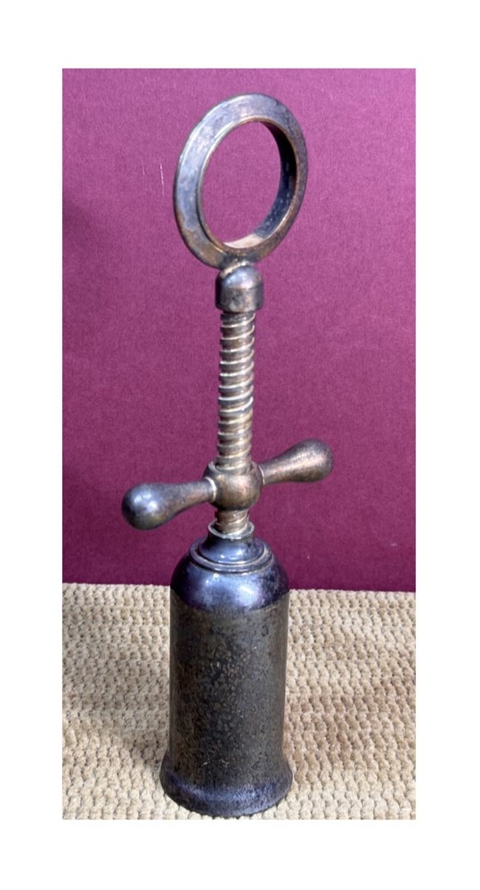 VINTAGE METAL? MADE STRONG OLD CORKSCREW BOTTLE PLUG PULLER OUTTER