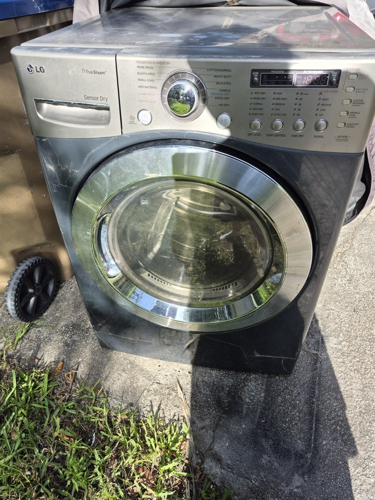 LG TrueSteam Sensor Dry Front-Load Combination Washer/Dryer Silver Electric