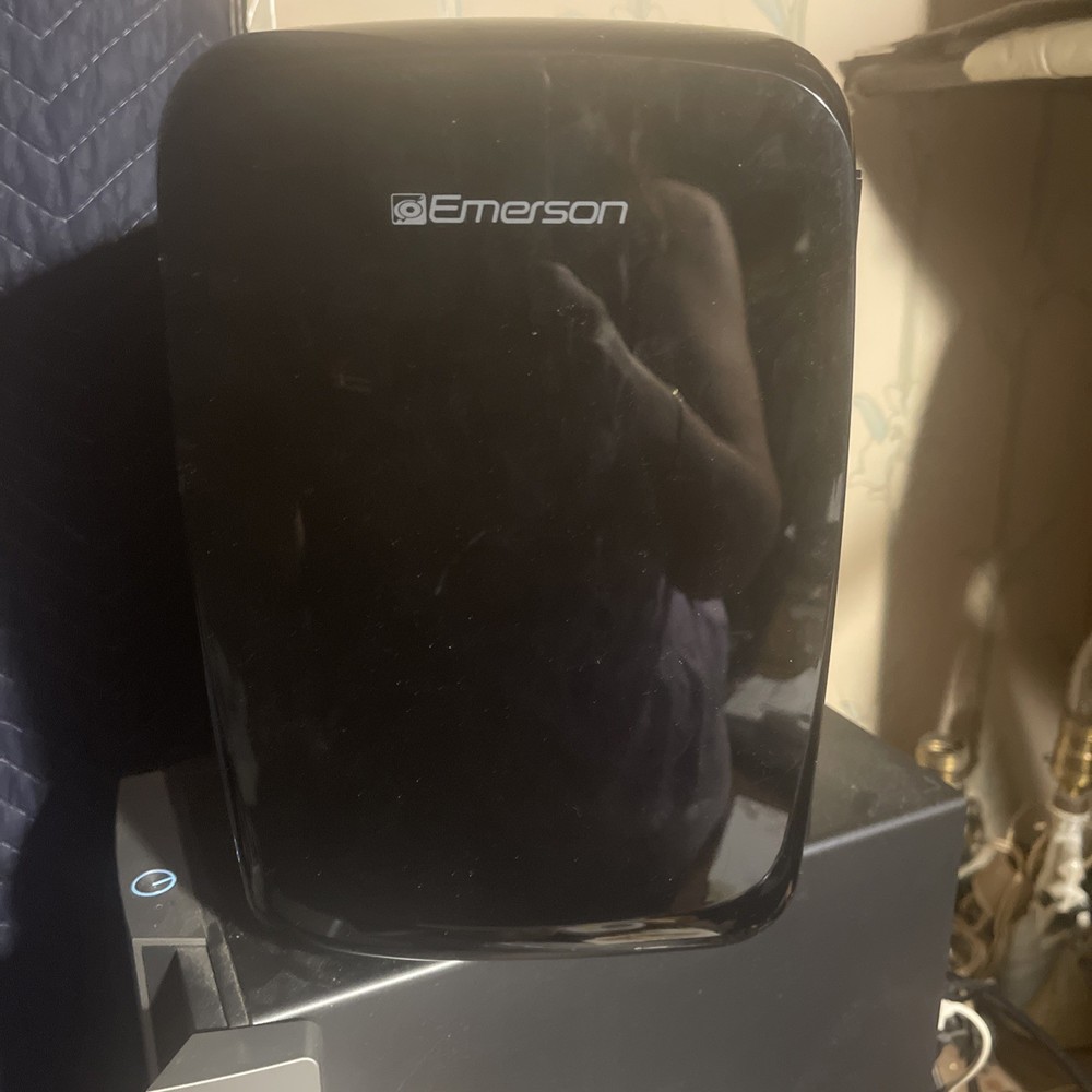 Emerson Portable Mini Frige Cooler