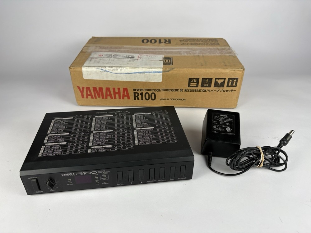 Yamaha R100 Digital Reverb Processor Black with AC adaptor