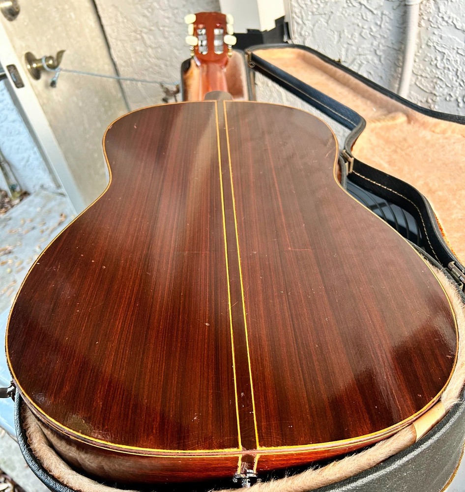 Perfecto Perez ~ classical guitar ~ Hard Case