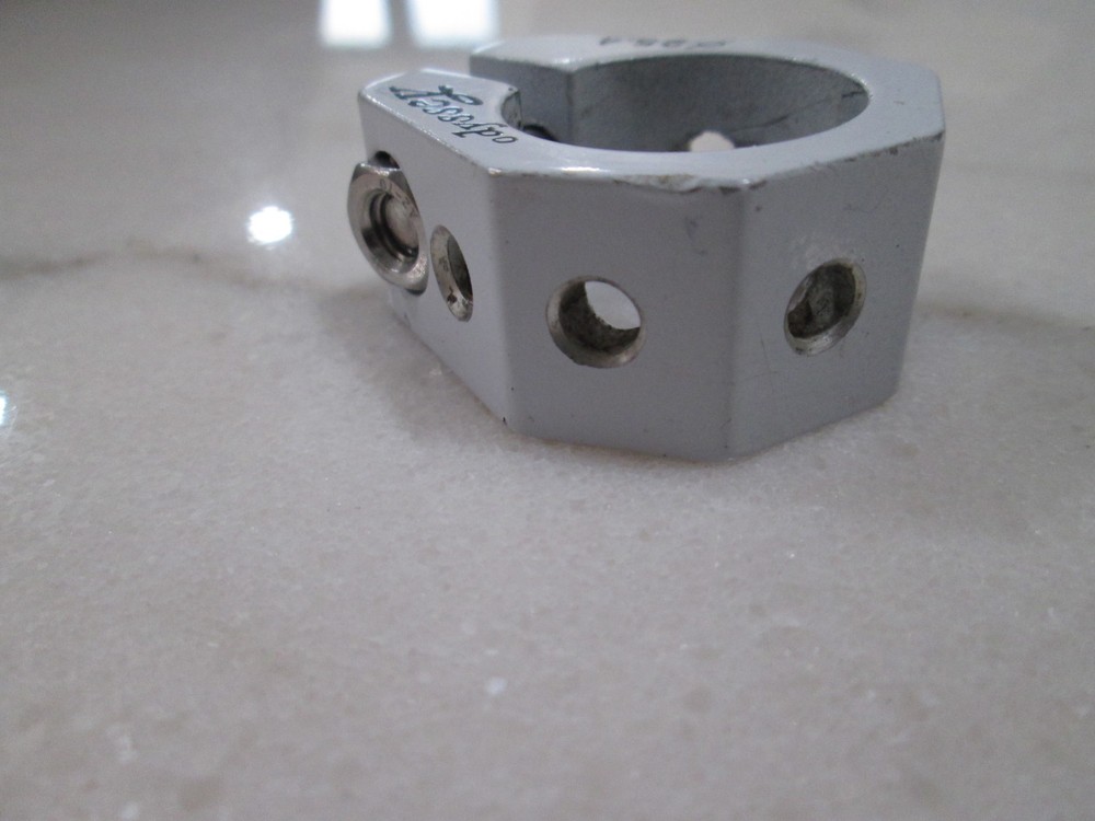 Odyssey seat post clamp 25.4 white