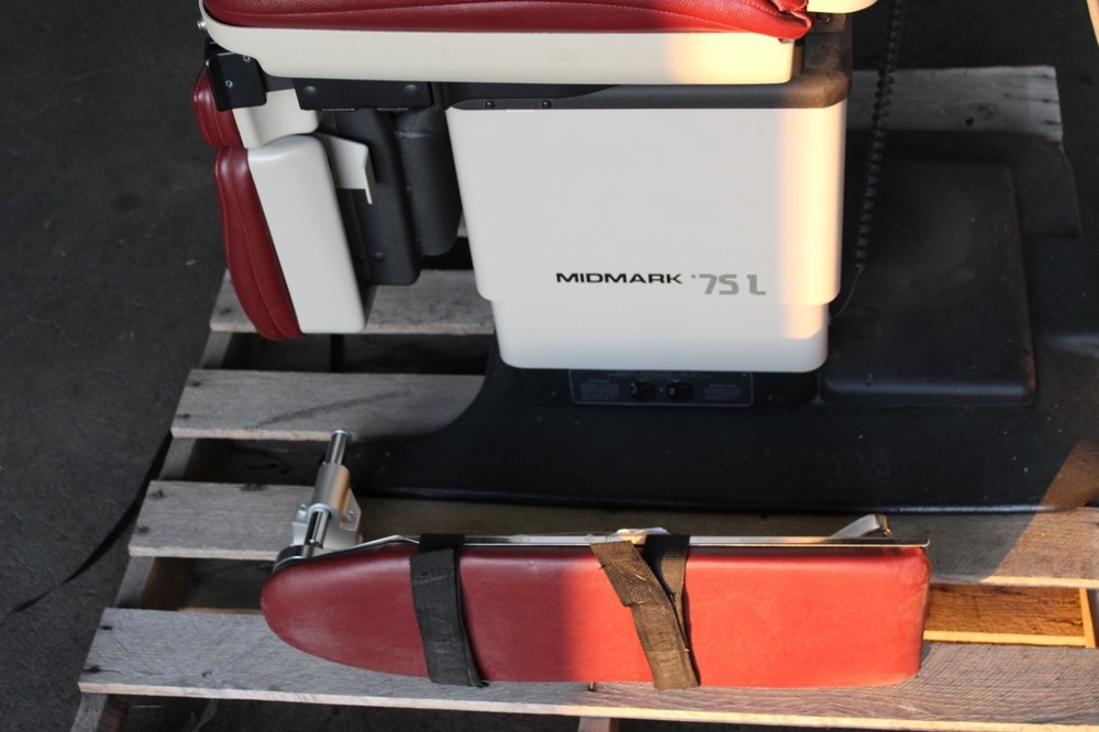 Midmark 75L Model 411 Exam Table 115V WORKING