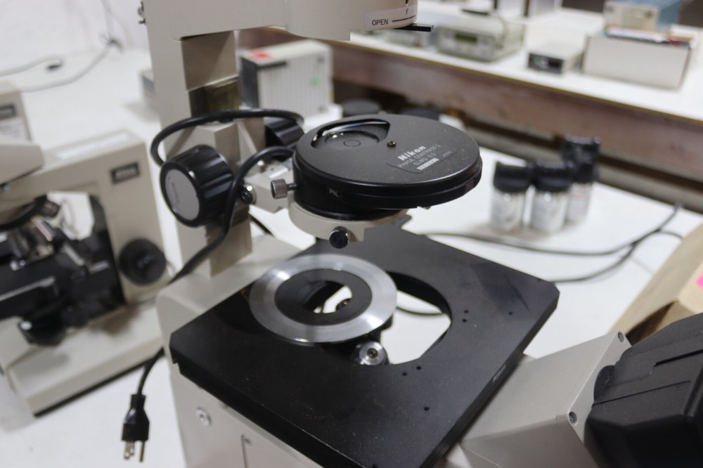 Nikon Diaphot Inverted Hoffman Modulation Contrast Microscope