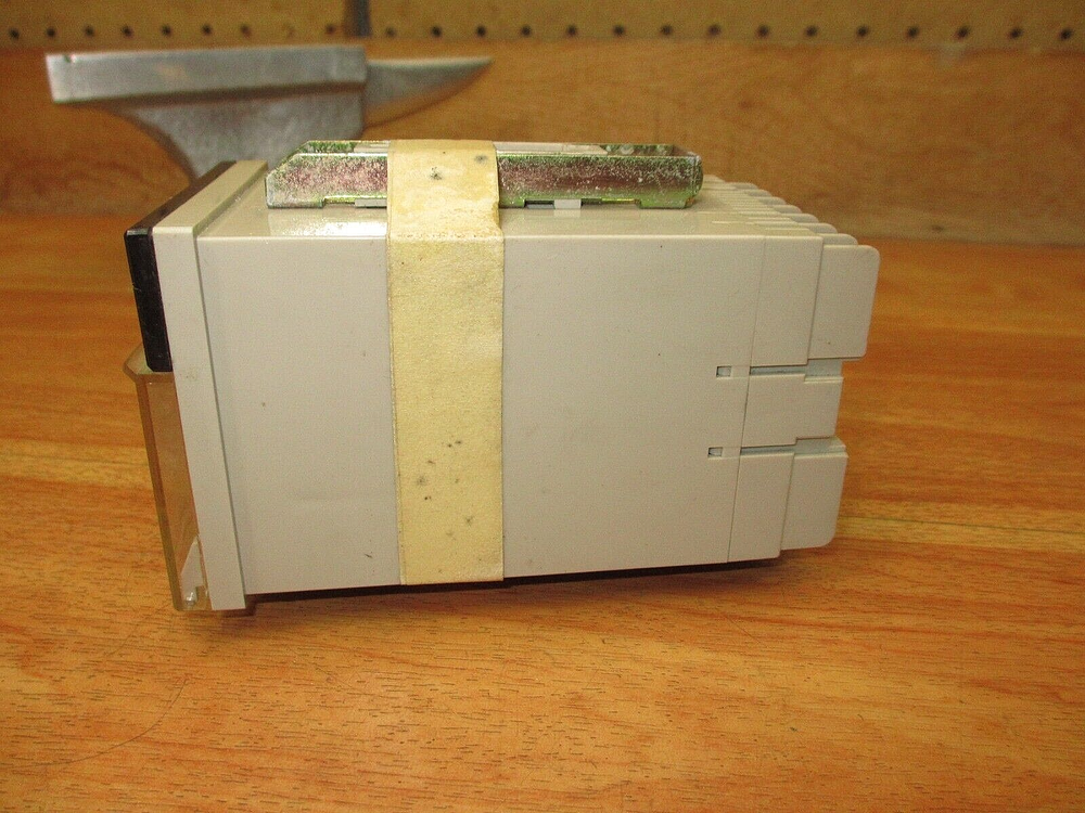 Omron H7AN-R6DM *USED POWERS UP* Panel Meter Counter