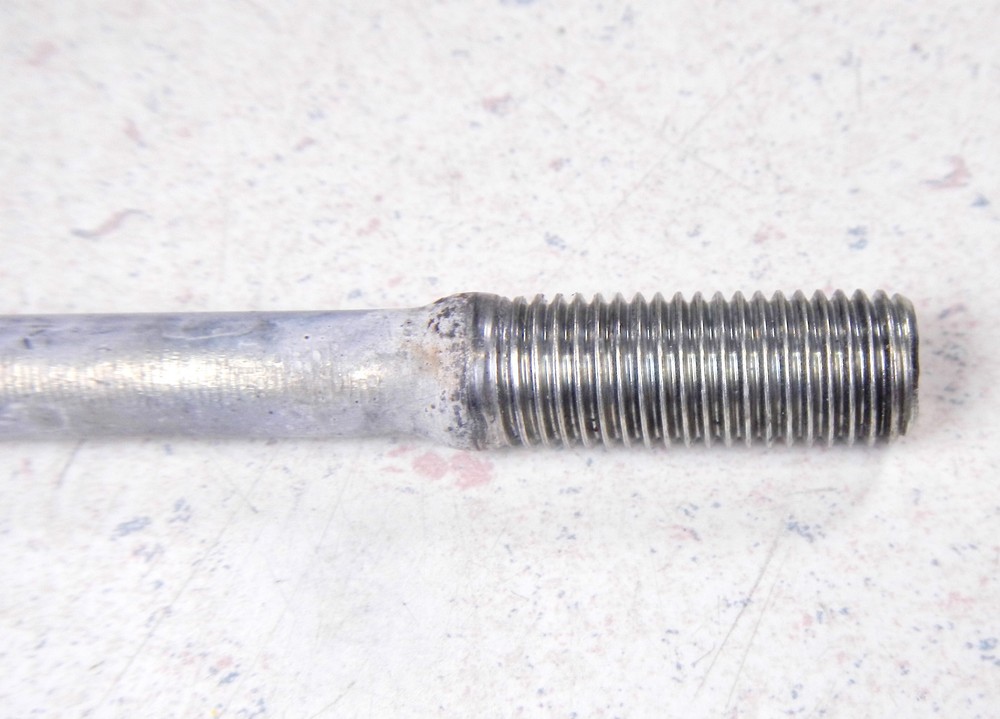 78 SUZUKI DR370 DR 370 CYLINDER STUD