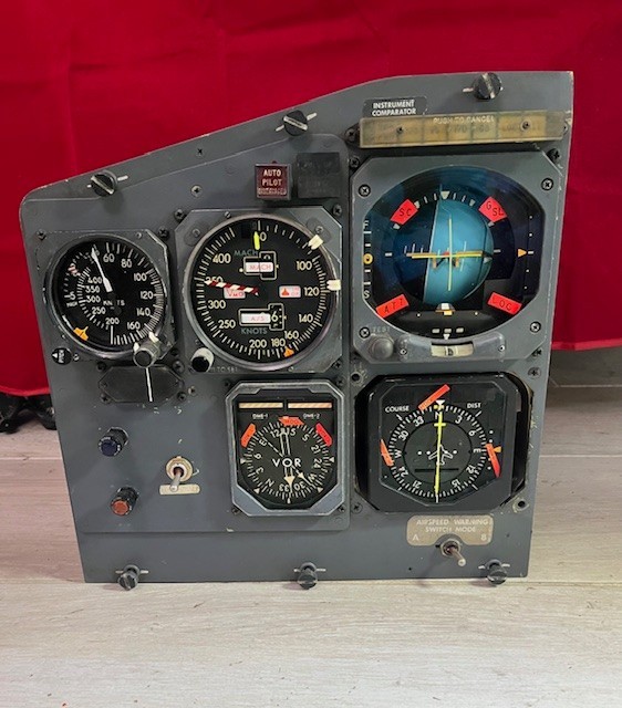 BOEING 737 COCKPIT PILOT MAIN PANEL INSTRUMENT