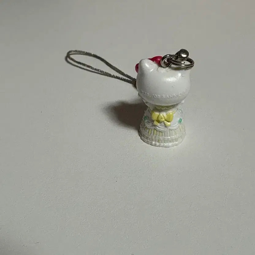 Kity Cat Violin Keychain - Vintage/Used