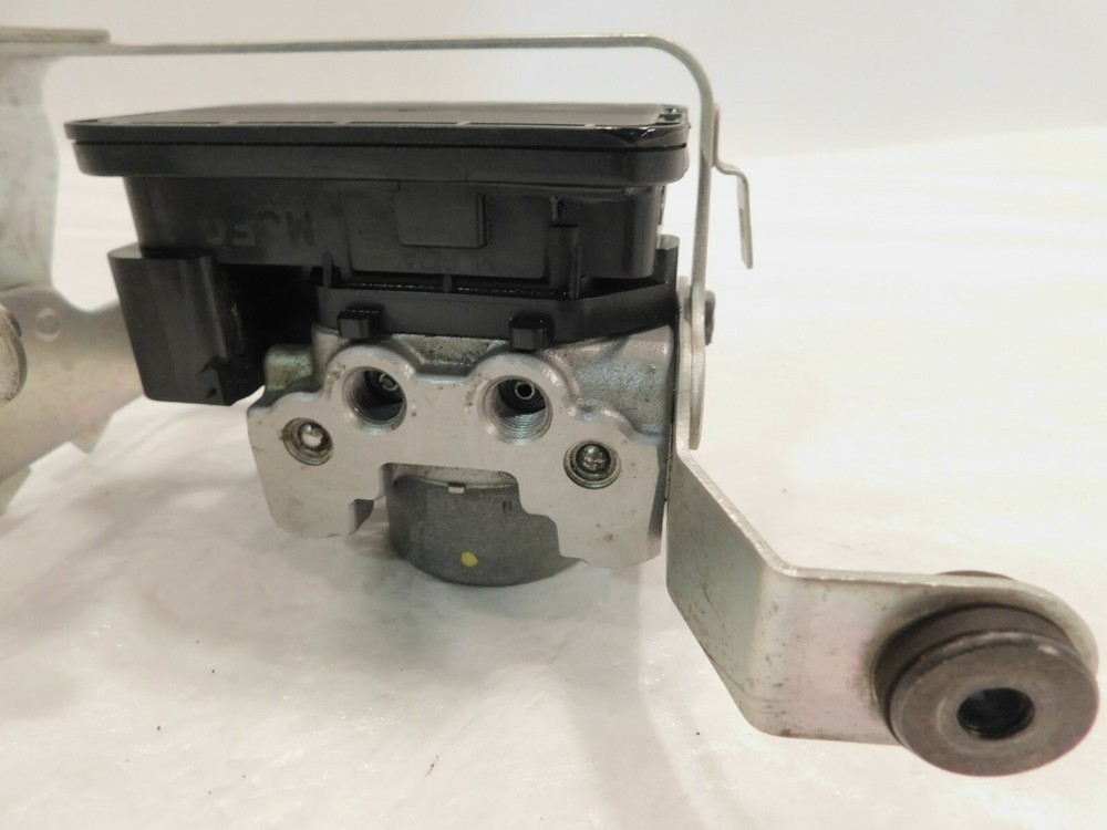 2014 14 Honda CTX700D & CTX700ND ABS Brake Pump Modulator & Bracket Mount