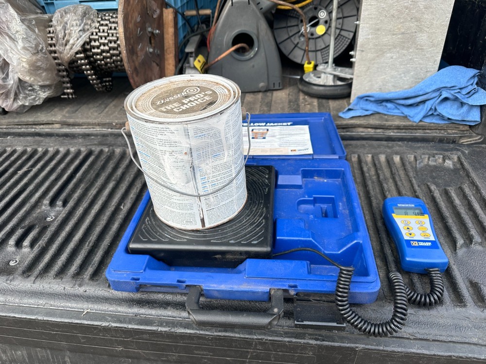 Yellow Jacket Electronic Charging Scale #68802 w/Case