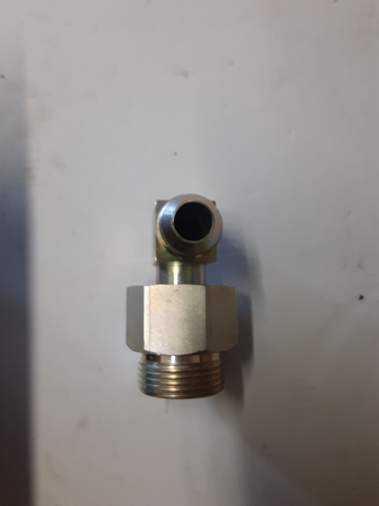 John Deere Elbow Fitting AR74194