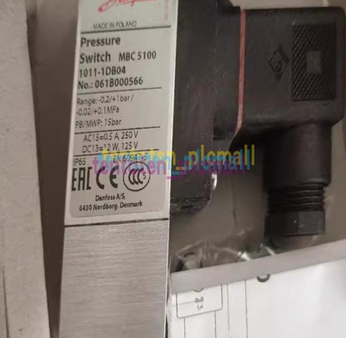 1PCS New Danfoss 061B000566 pressure switch