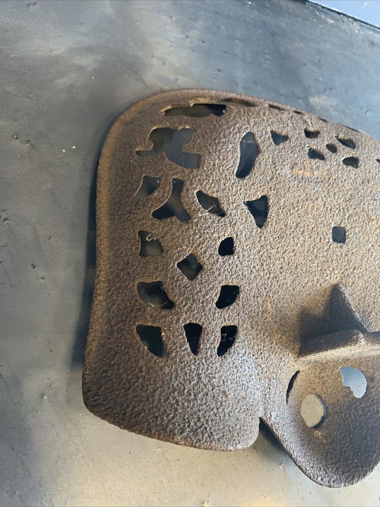 VINTAGE CAST IRON FARM SEAT