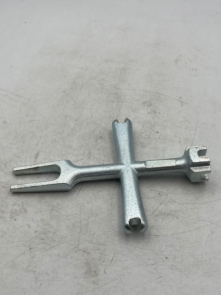 P.O. 4 Way Plug Wrench Plumbing