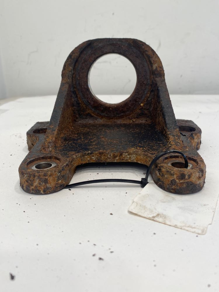 2000 GMC T6500 Engine Mount (548-12831)
