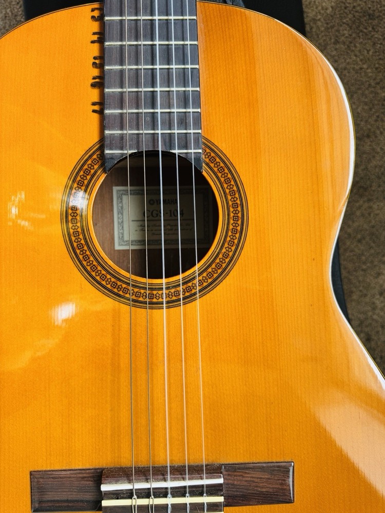 🎸 Yamaha Classical Guitar CGS-104 + Case