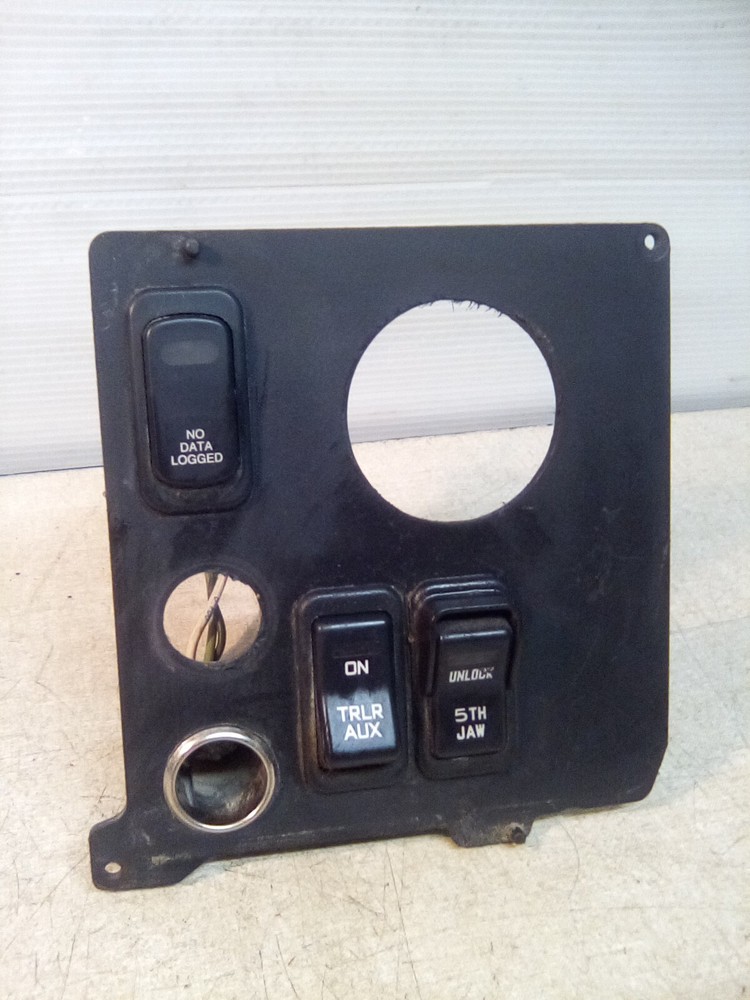 International 8600 Dash Switch Panel
