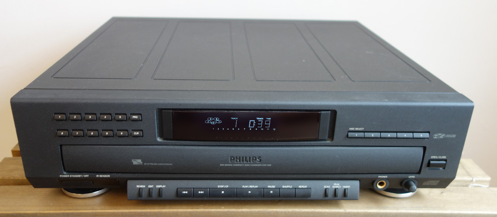 Philips CDC 926 5-disc Compact Disc CD Changer - Tested, works well!