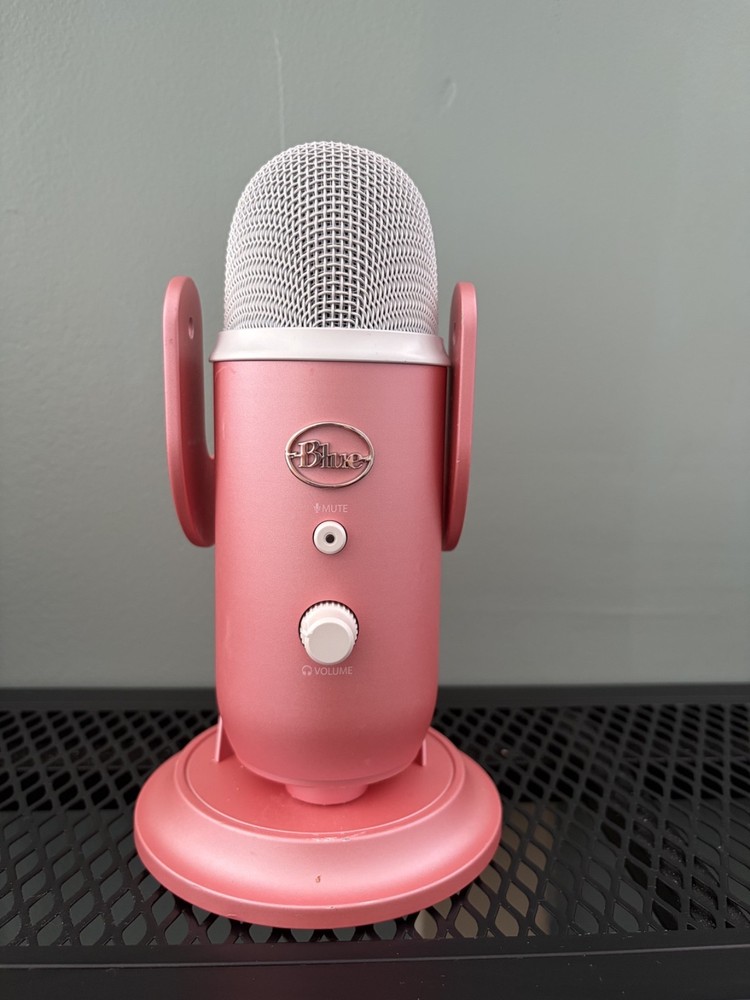 Logitech Creators Blue Yeti USB Microphone - Dawn Pink