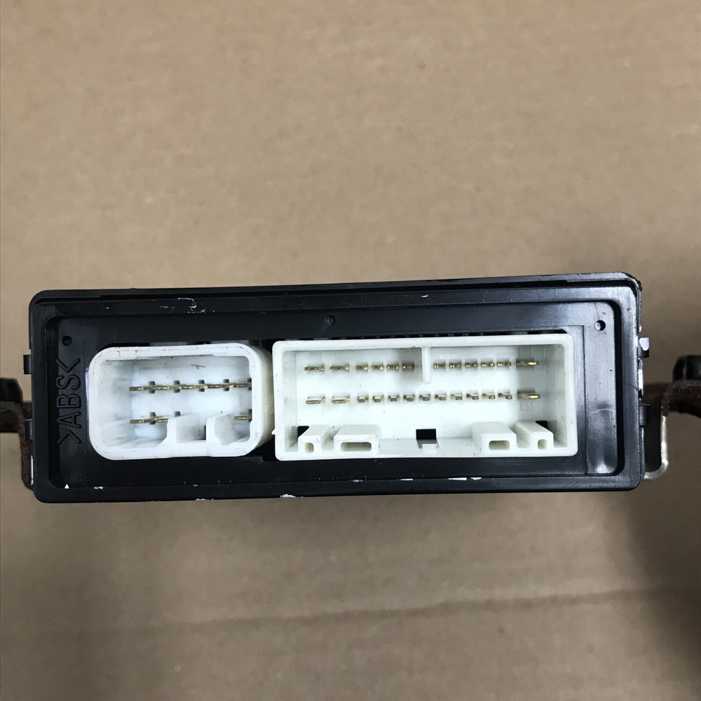 2003-2009 TOYOTA 4RUNNER Tailgate Liftgate Multiplex Control Module 89222-35010