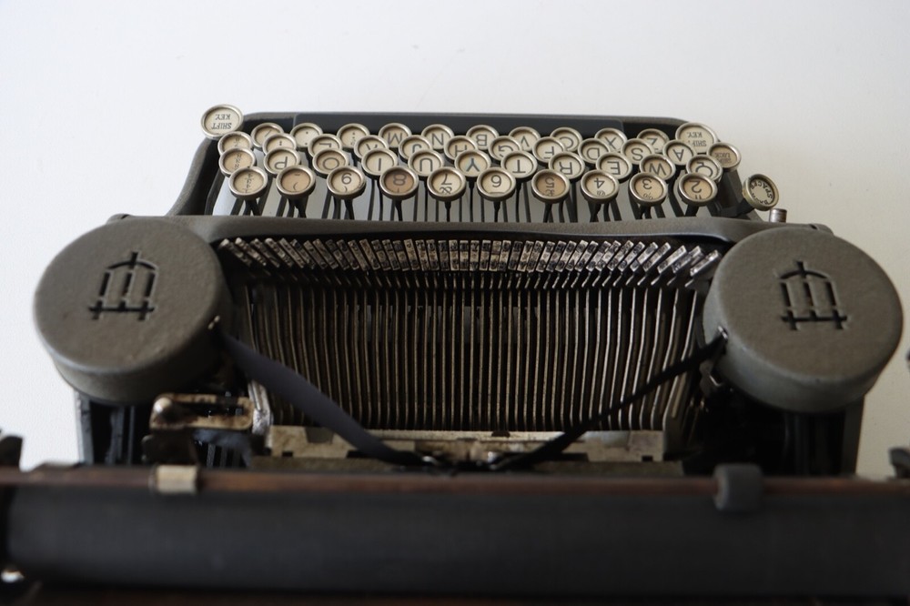 Antique Underwood Portable - Typewriter - Excellent Working Order!