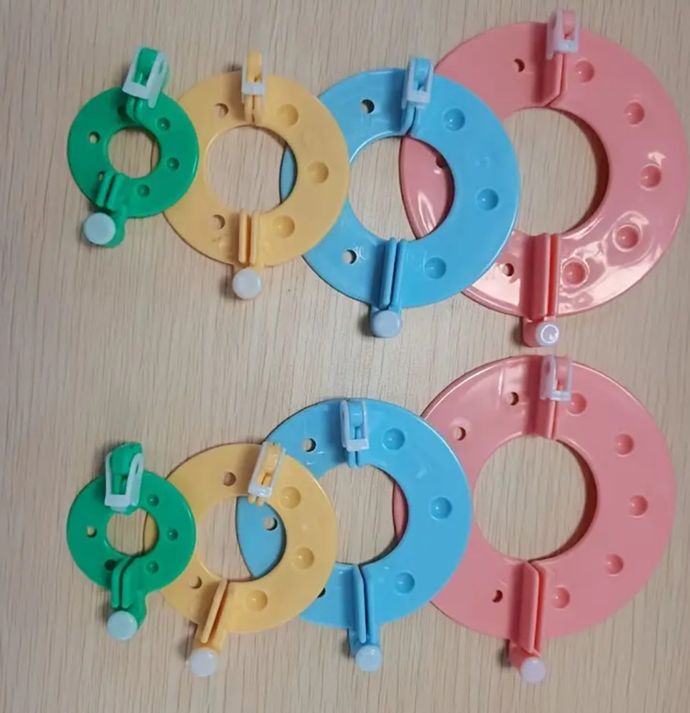 Plastic Pompom Maker