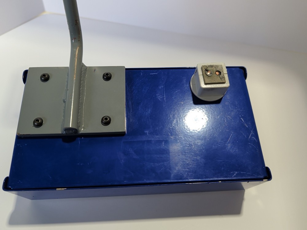 Thomas II Power Conveyor Control with mounting bracket