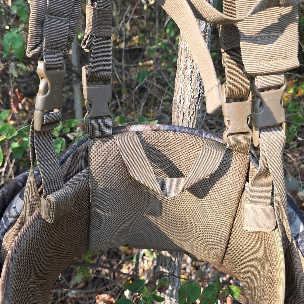 Gerber Quadrant Hunting Hydration Pack Hiking Camp Elk Adjustable Straps