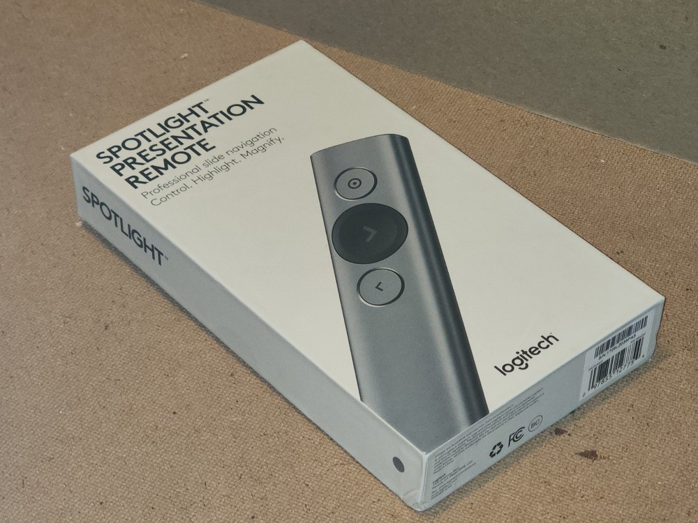 Logitech Spotlight Presentation Remote Advanced on-screen Pointer 910-004654 NEW