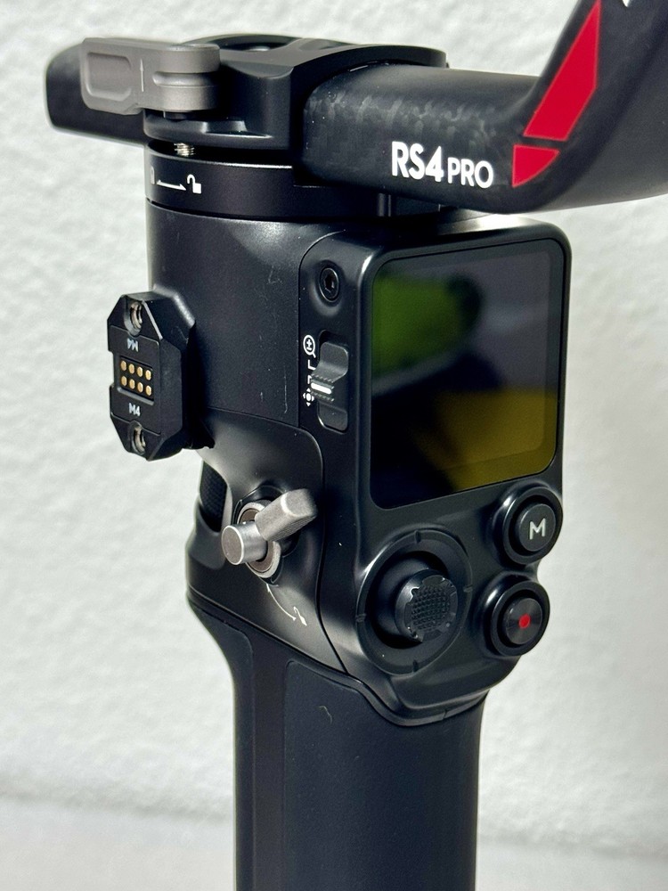 DJI RS 4 Pro Combo Gimbal Stabilizer – Complete Kit / Excellent Condition
